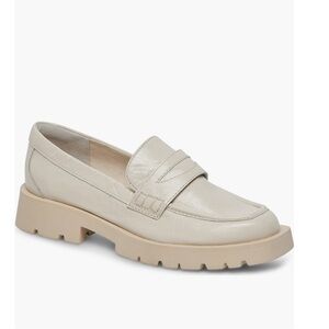 Dolce Vita Elias Off White Crincle Patent Leather Loafer Womens Size 8 Lug Sole